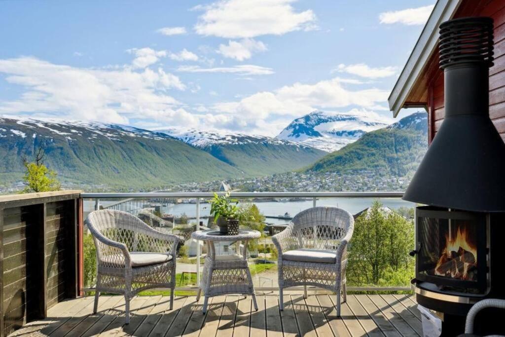 Sea & Mountain View Apartment Tromsø Esterno foto